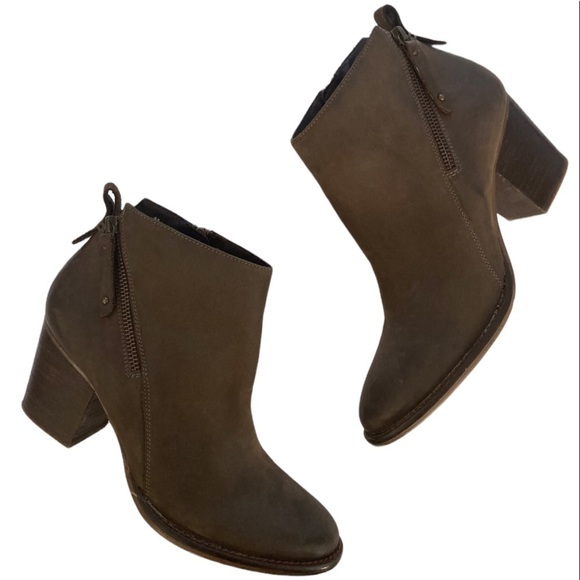 Blondo Nivada Leather Waterproof Ankle Bootie 9.5 Taupe Olive - Picture 1 of 8